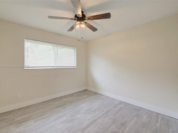 610 N 31st Ct, Hollywood FL 33021