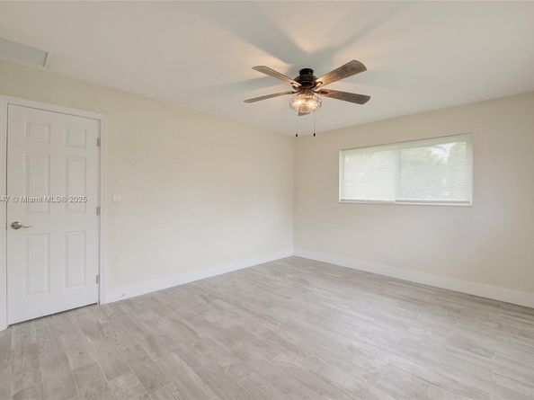 610 N 31st Ct, Hollywood FL 33021