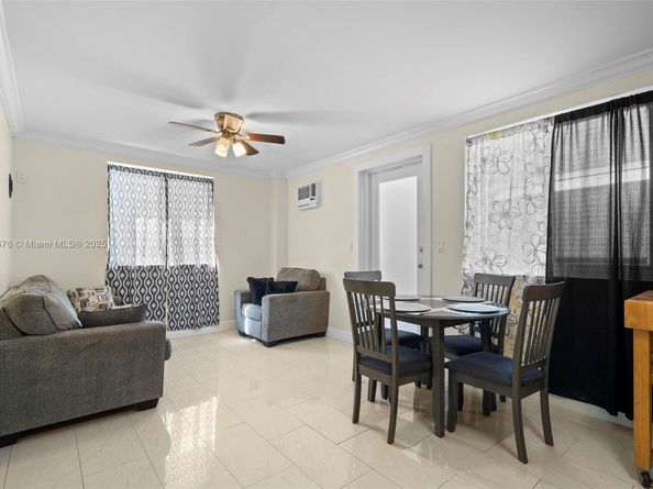 1271 NW 87th St, Miami FL 33147