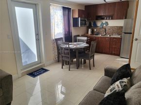 1271 NW 87th St, Miami FL 33147