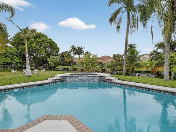 18551 NW 14th St, Pembroke Pines FL 33029