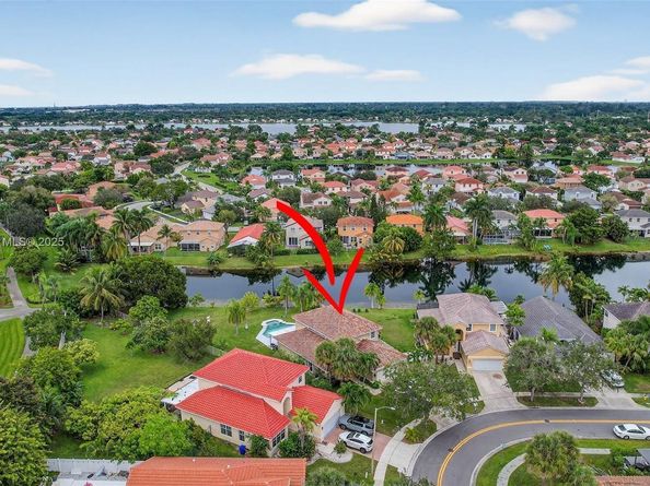 18551 NW 14th St, Pembroke Pines FL 33029