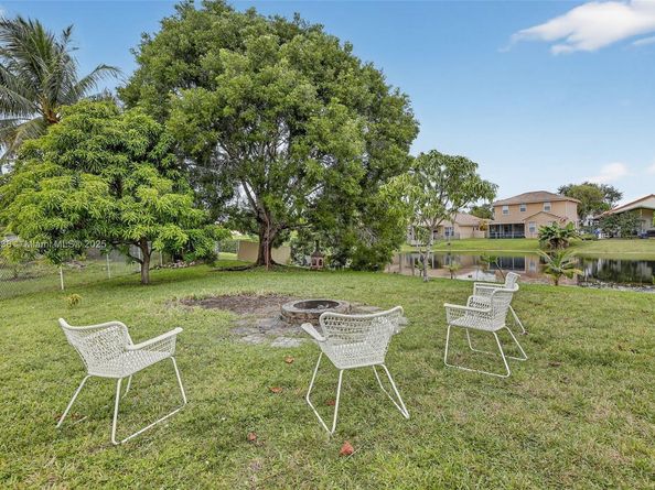 18551 NW 14th St, Pembroke Pines FL 33029