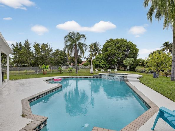 18551 NW 14th St, Pembroke Pines FL 33029