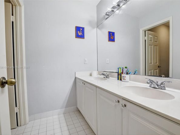 18551 NW 14th St, Pembroke Pines FL 33029