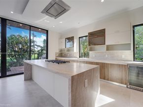 5825 Alton Rd, Miami Beach FL 33140