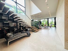 5825 Alton Rd, Miami Beach FL 33140