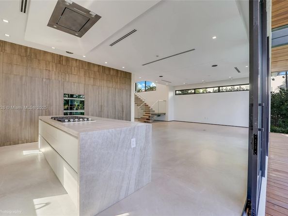 5825 Alton Rd, Miami Beach FL 33140