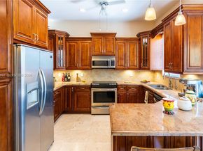 10564 NW 57th St, Doral FL 33178