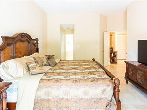 10564 NW 57th St, Doral FL 33178