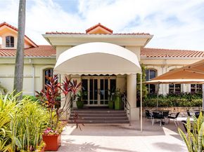 10564 NW 57th St, Doral FL 33178