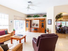 10564 NW 57th St, Doral FL 33178