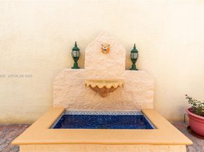 10564 NW 57th St, Doral FL 33178