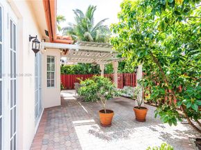 10564 NW 57th St, Doral FL 33178