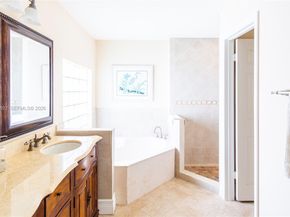 10564 NW 57th St, Doral FL 33178