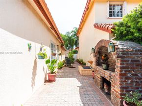 10564 NW 57th St, Doral FL 33178