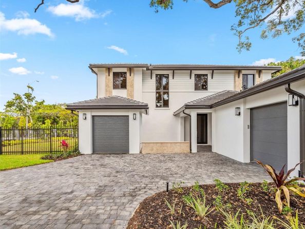 7285 SW 72nd Ter, Miami FL 33143