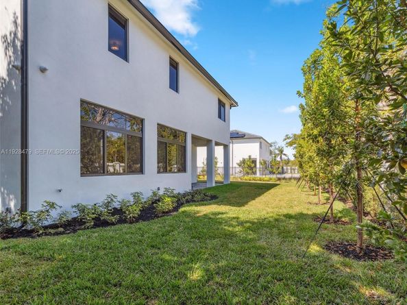 7285 SW 72nd Ter, Miami FL 33143