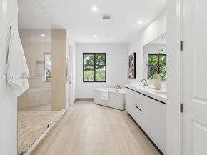 7285 SW 72nd Ter, Miami FL 33143