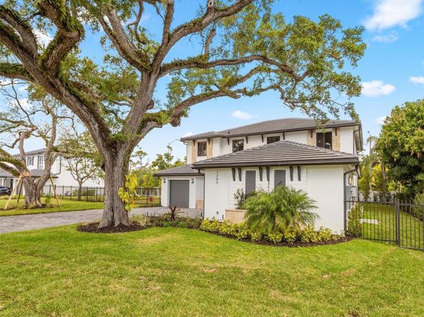 7285 SW 72nd Ter, Miami FL 33143
