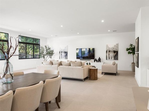 7285 SW 72nd Ter, Miami FL 33143