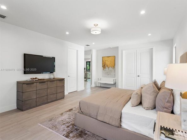 7285 SW 72nd Ter, Miami FL 33143