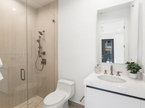 7285 SW 72nd Ter, Miami FL 33143