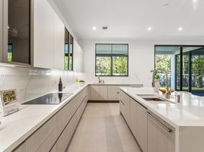 7285 SW 72nd Ter, Miami FL 33143