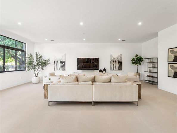 7285 SW 72nd Ter, Miami FL 33143