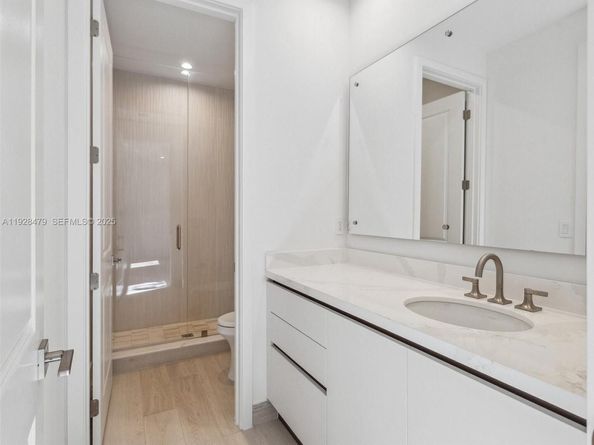 7285 SW 72nd Ter, Miami FL 33143