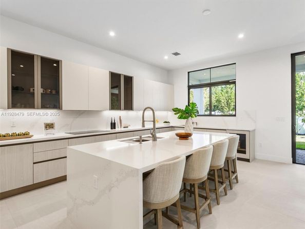 7285 SW 72nd Ter, Miami FL 33143