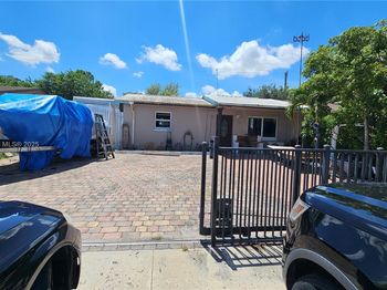 5940 S 38th Ct