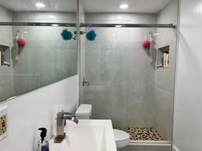 Undisclosed Address #A11837312, Miami FL 33125