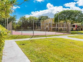 9210 Fontainebleau Blvd 104, Miami FL 33172