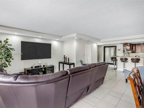 9210 Fontainebleau Blvd 104, Miami FL 33172