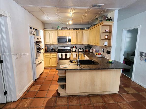 3521 E 8th Ave, Hialeah FL 33013