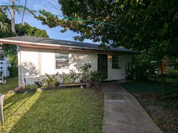 3521 E 8th Ave, Hialeah FL 33013