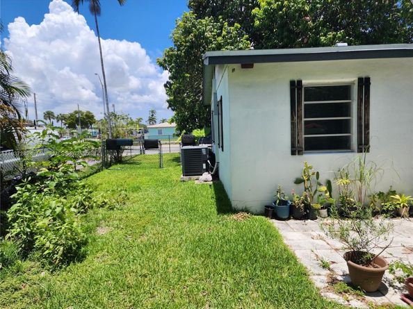 3521 E 8th Ave, Hialeah FL 33013
