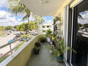 10795 SW 108th Ave 307, Miami FL 33176