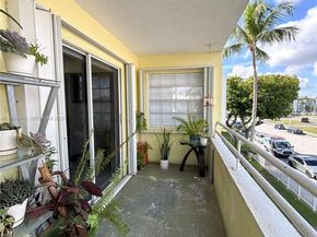 10795 SW 108th Ave 307, Miami FL 33176
