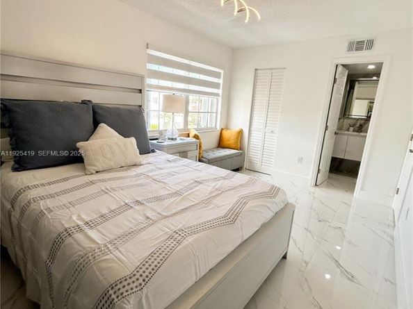 10795 SW 108th Ave 307, Miami FL 33176