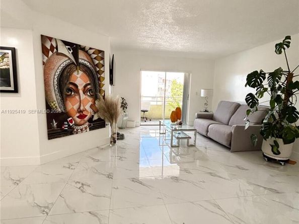 10795 SW 108th Ave 307, Miami FL 33176