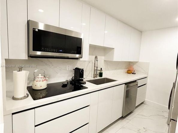 10795 SW 108th Ave 307, Miami FL 33176