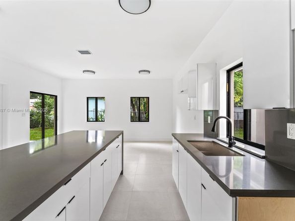 5316 NW 7th Ct, Miami FL 33127