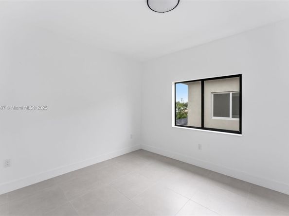 5316 NW 7th Ct, Miami FL 33127