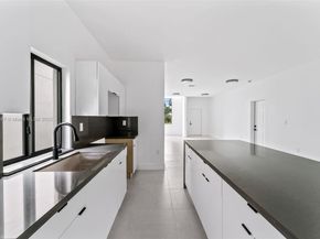 5316 NW 7th Ct, Miami FL 33127