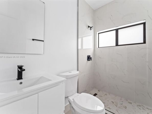 5316 NW 7th Ct, Miami FL 33127