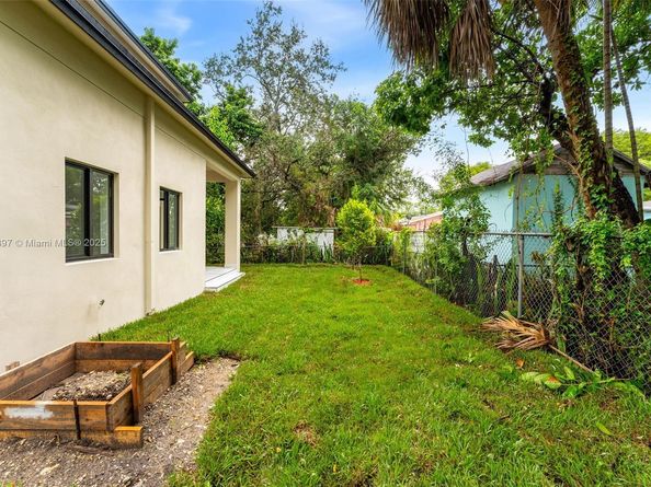 5316 NW 7th Ct, Miami FL 33127