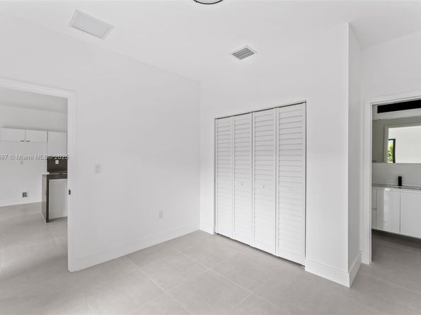 5316 NW 7th Ct, Miami FL 33127