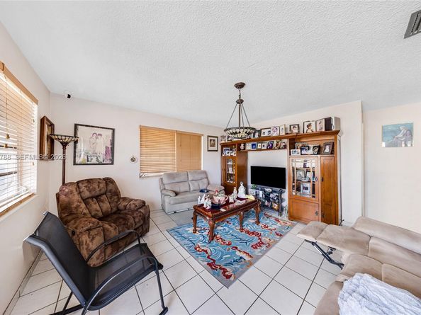 3532 NW 4th Ter, Miami FL 33125